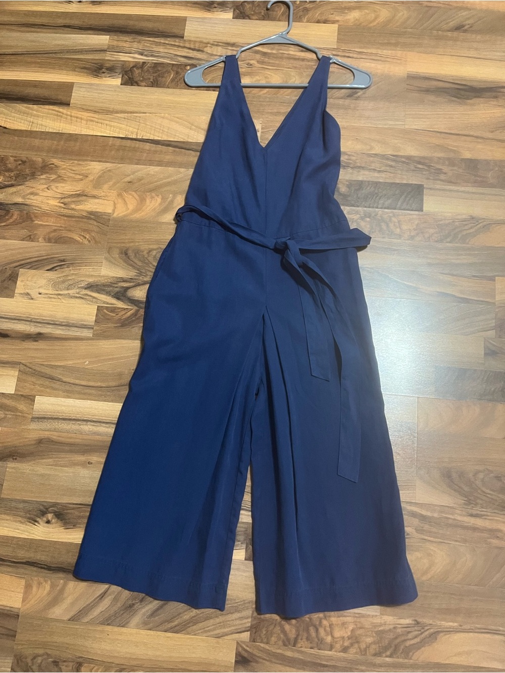 Sleeveless Navy V-Neck Wide-Leg Jumpsuit with Belt